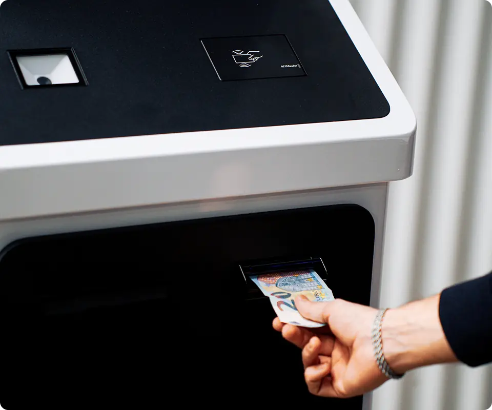 Paiement sans espèces avec code QR et bracelet